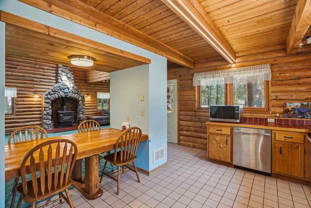 14816 W Maybob Rd, Nine Mile Falls, WA 99026