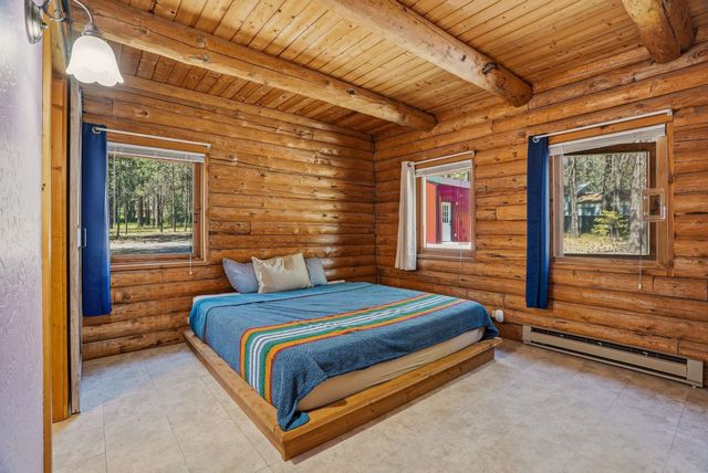 14816 W Maybob Rd, Nine Mile Falls, WA 99026