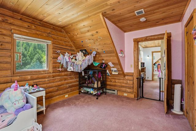 14816 W Maybob Rd, Nine Mile Falls, WA 99026