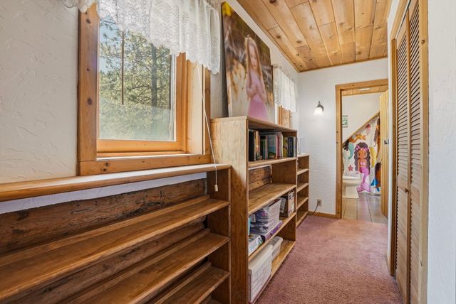 14816 W Maybob Rd, Nine Mile Falls, WA 99026