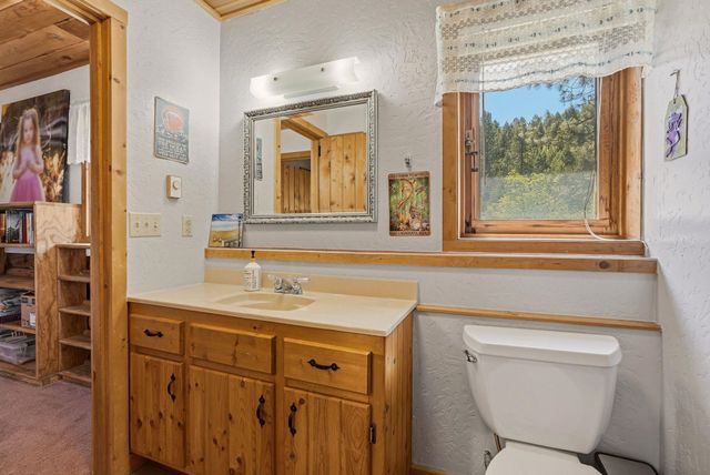 14816 W Maybob Rd, Nine Mile Falls, WA 99026