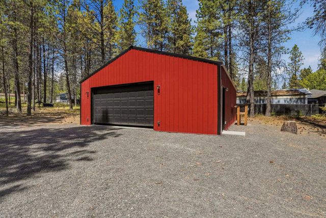 14816 W Maybob Rd, Nine Mile Falls, WA 99026