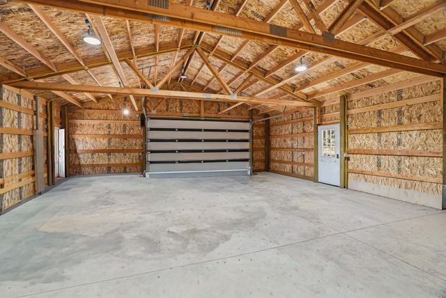 14816 W Maybob Rd, Nine Mile Falls, WA 99026