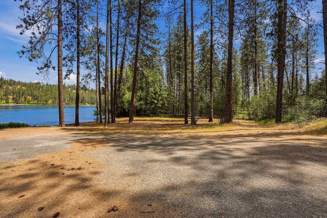 14816 W Maybob Rd, Nine Mile Falls, WA 99026