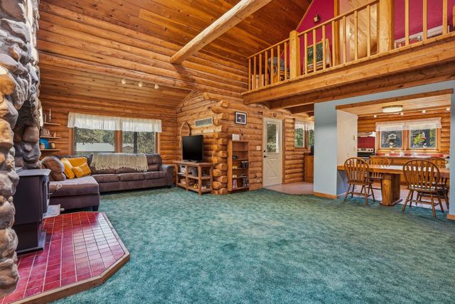 14816 W Maybob Rd, Nine Mile Falls, WA 99026