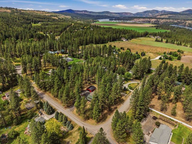 14816 W Maybob Rd, Nine Mile Falls, WA 99026