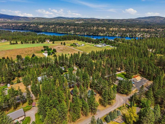 14816 W Maybob Rd, Nine Mile Falls, WA 99026