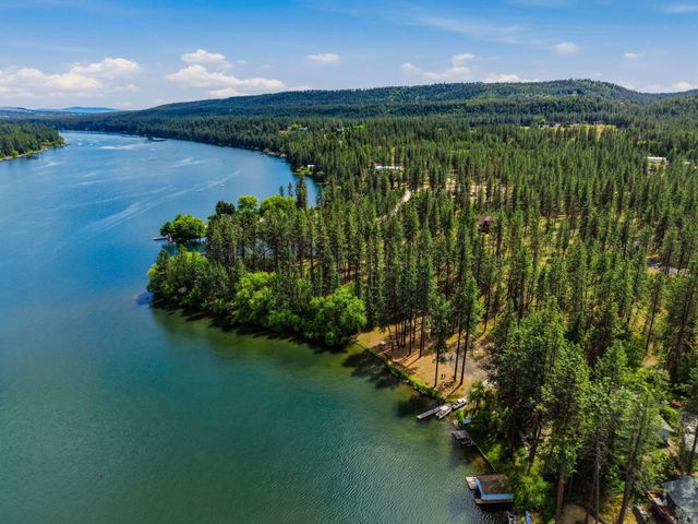 14816 W Maybob Rd, Nine Mile Falls, WA 99026