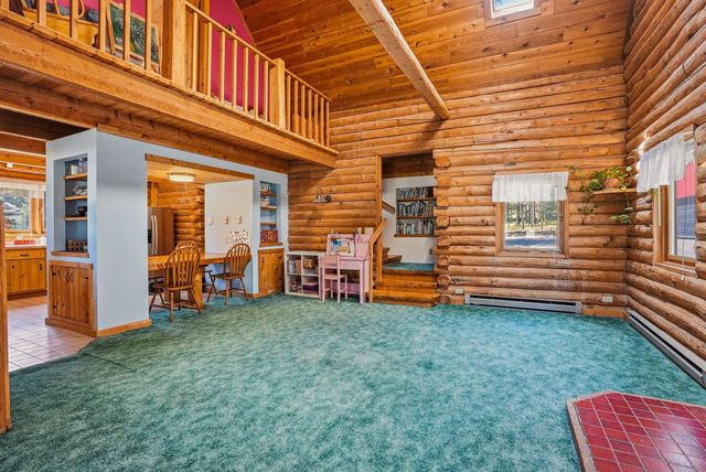 14816 W Maybob Rd, Nine Mile Falls, WA 99026