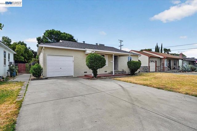 476 E Barrymore St, Stockton, CA 95204