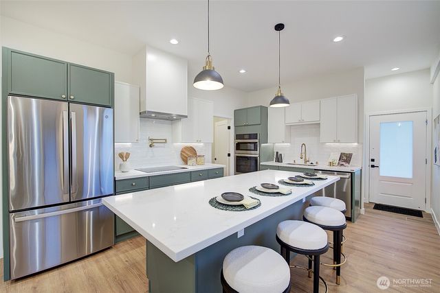 7008 Linden Avenue N, Seattle, WA 98103