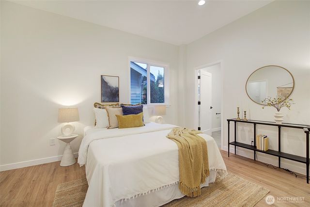 7008 Linden Avenue N, Seattle, WA 98103