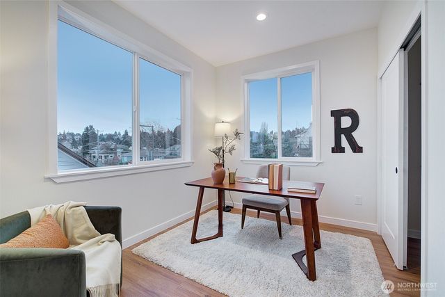 7008 Linden Avenue N, Seattle, WA 98103