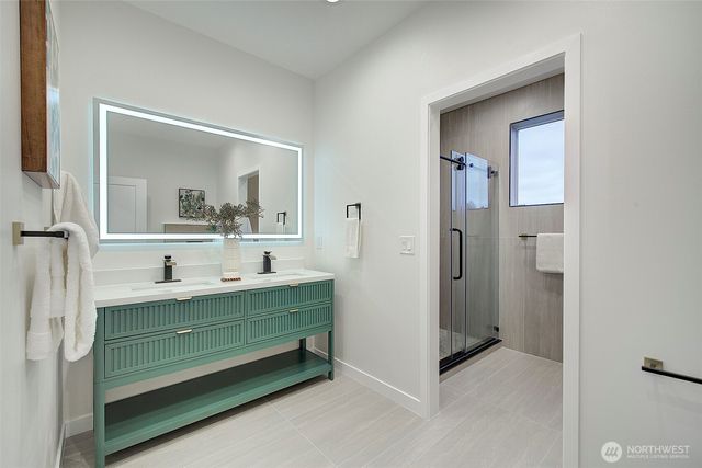 7008 Linden Avenue N, Seattle, WA 98103