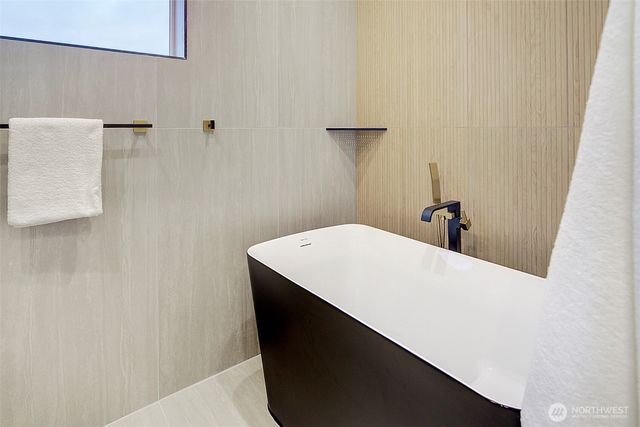 7008 Linden Avenue N, Seattle, WA 98103