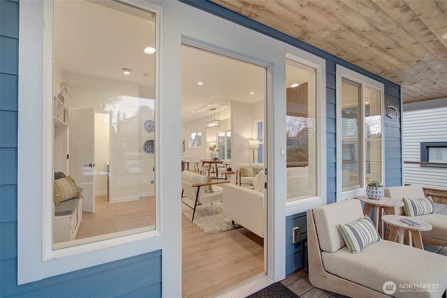 7008 Linden Avenue N, Seattle, WA 98103