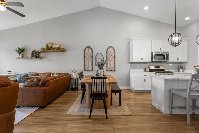 7 Prairie Trail, Monticello, IL 61856