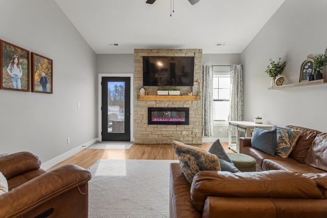 7 Prairie Trail, Monticello, IL 61856