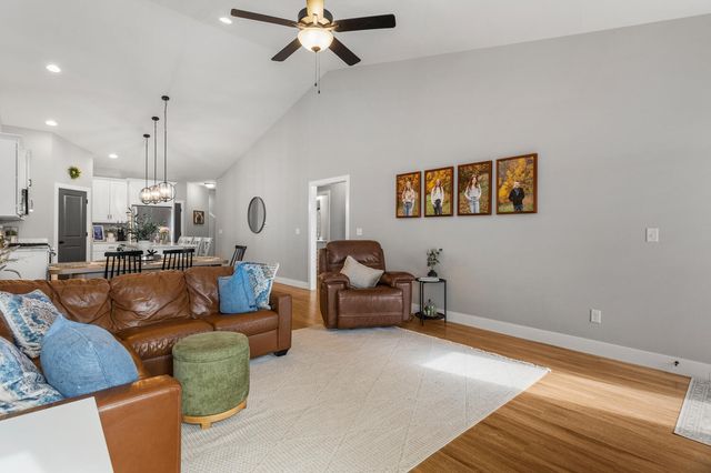 7 Prairie Trail, Monticello, IL 61856