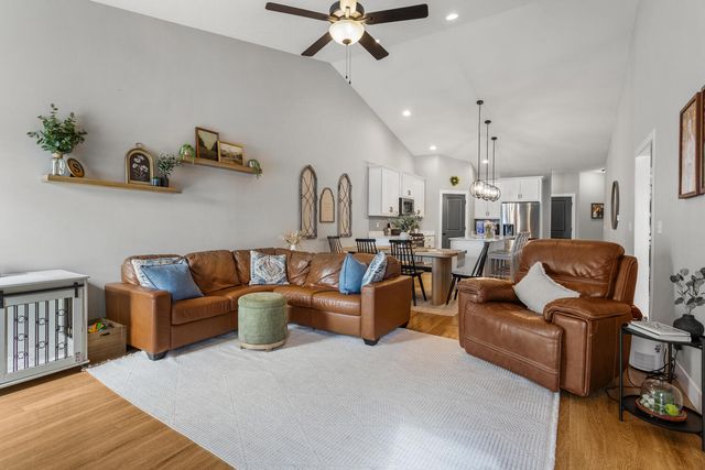 7 Prairie Trail, Monticello, IL 61856