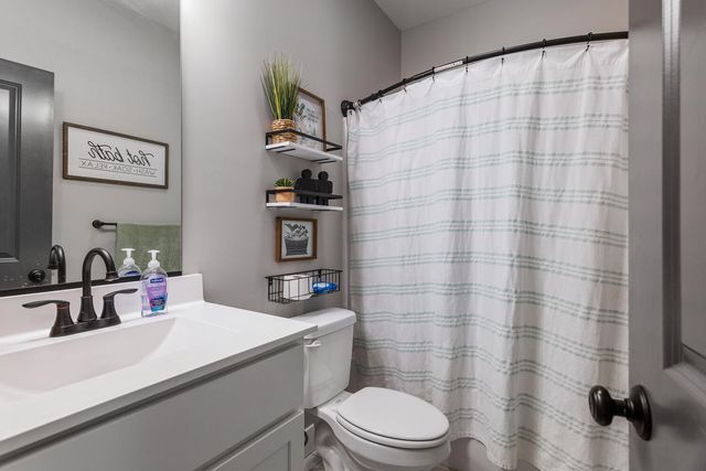 7 Prairie Trail, Monticello, IL 61856