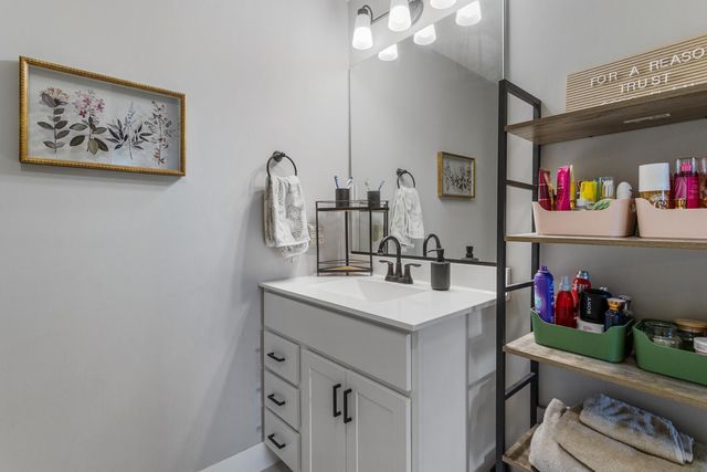 7 Prairie Trail, Monticello, IL 61856