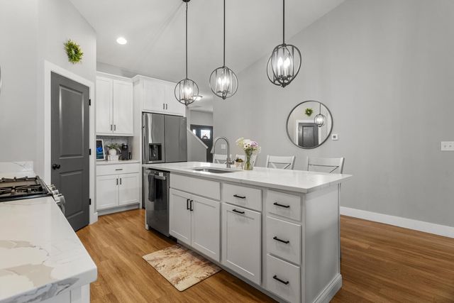 7 Prairie Trail, Monticello, IL 61856