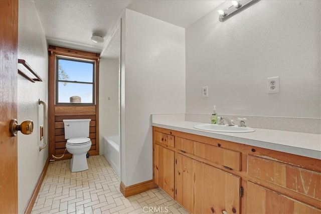 2935 E Clark, Santa Maria, CA 93455