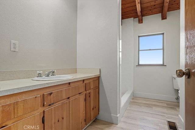 2935 E Clark, Santa Maria, CA 93455