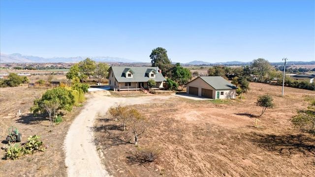 2935 E Clark, Santa Maria, CA 93455