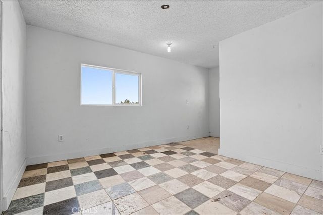2935 E Clark, Santa Maria, CA 93455