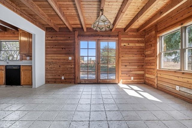 2935 E Clark, Santa Maria, CA 93455