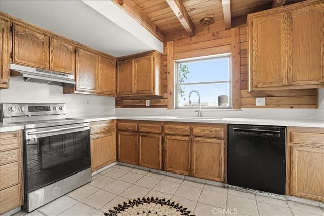 2935 E Clark, Santa Maria, CA 93455
