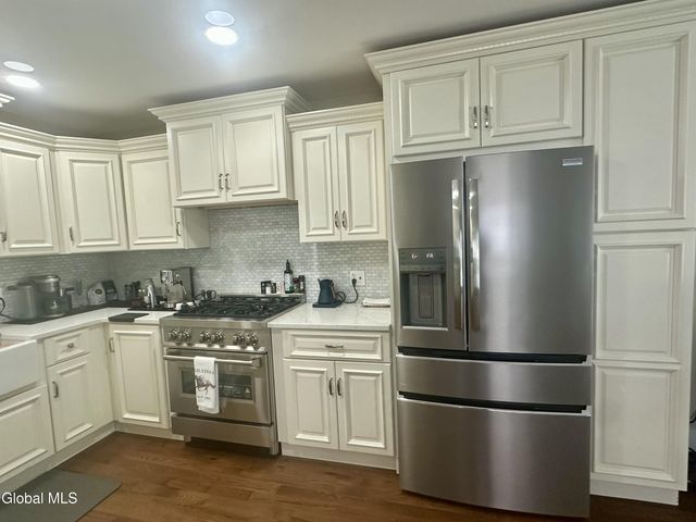 111-113 East Avenue, Saratoga Springs, Inside, NY 12866