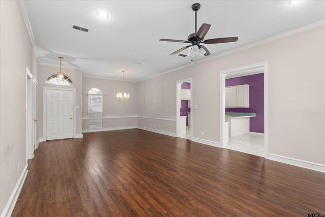 3305 Oak Village Dr., Tyler, TX 75707