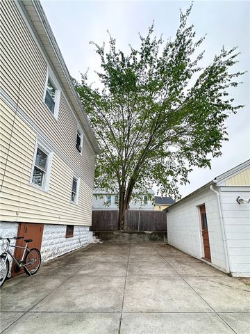 9 Octavia Street, Providence, RI 02909