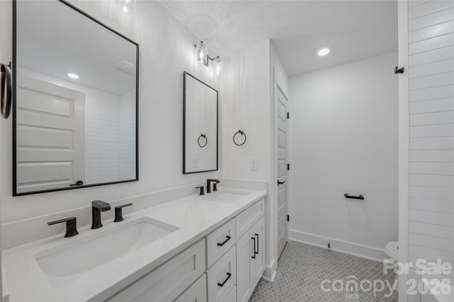 2812 Phillips Avenue, Charlotte, NC 28208