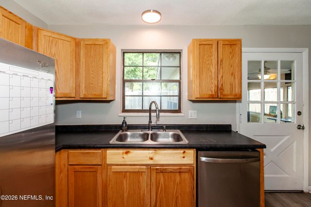 2233 LA VALLE Drive, Jacksonville, FL 32210