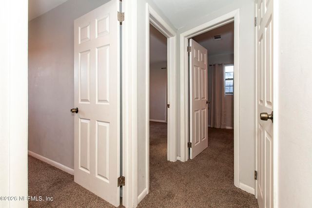2233 LA VALLE Drive, Jacksonville, FL 32210