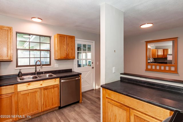 2233 LA VALLE Drive, Jacksonville, FL 32210