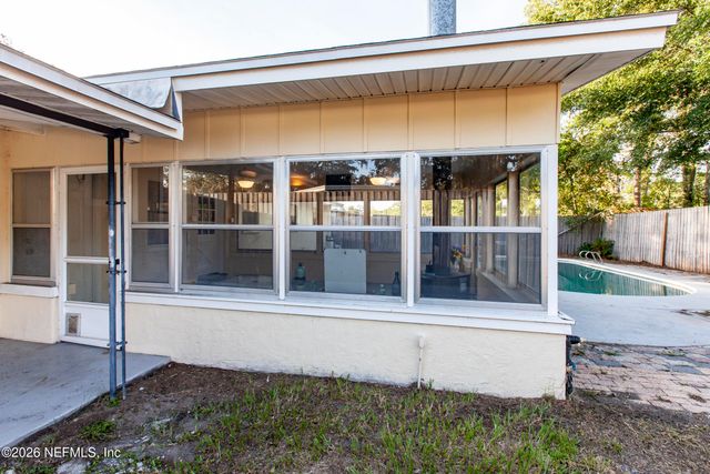 2233 LA VALLE Drive, Jacksonville, FL 32210