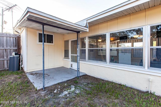 2233 LA VALLE Drive, Jacksonville, FL 32210