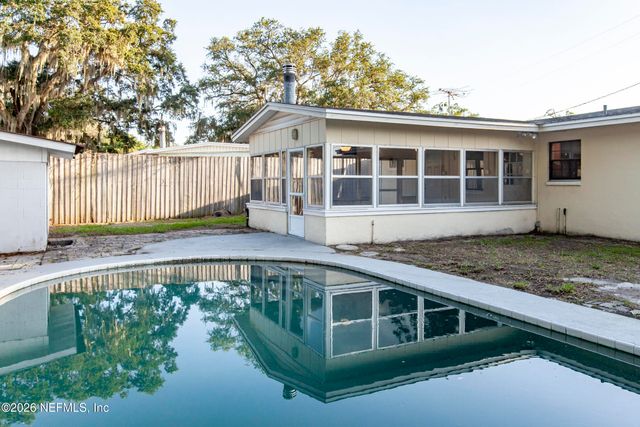 2233 LA VALLE Drive, Jacksonville, FL 32210