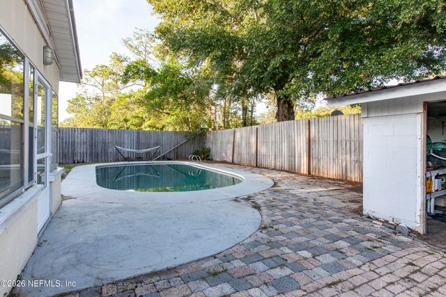 2233 LA VALLE Drive, Jacksonville, FL 32210