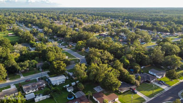 2233 LA VALLE Drive, Jacksonville, FL 32210
