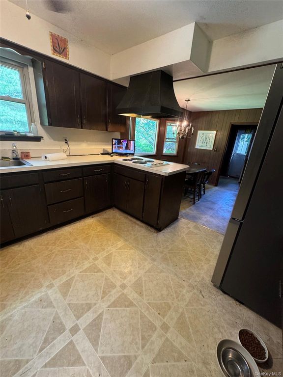 6 Bay Path Court, Huntington, NY 11743 — photo 3