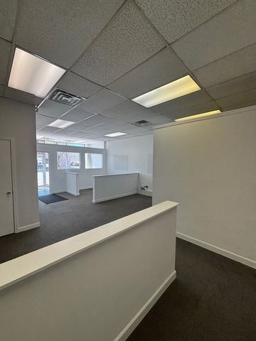 2008 W Chicago Avenue, Chicago, IL 60622