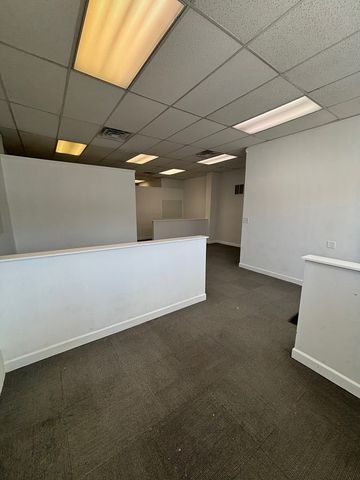 2008 W Chicago Avenue, Chicago, IL 60622
