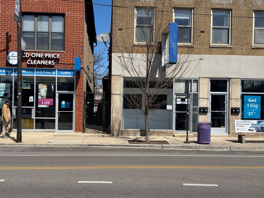 2008 W Chicago Avenue, Chicago, IL 60622