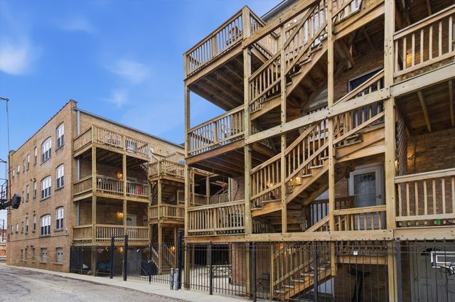 3808 W Belle Plaine Avenue G, Chicago, IL 60618